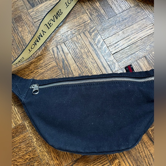 Tommy Jeans Crest Collection 6.0 Navy Bum Bag - Picture 14 of 16